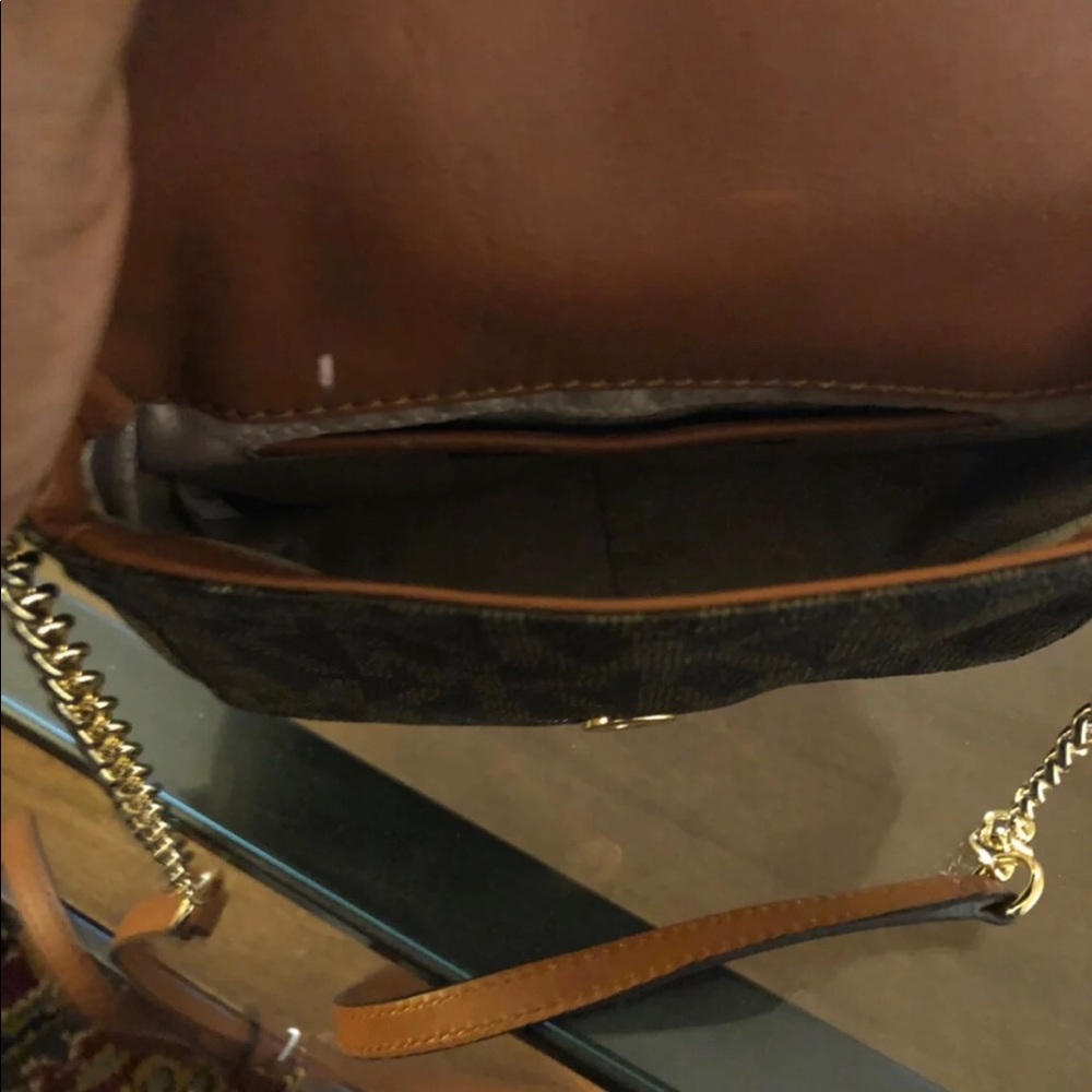 Micheal Kors Purse - Picture 4 of 4